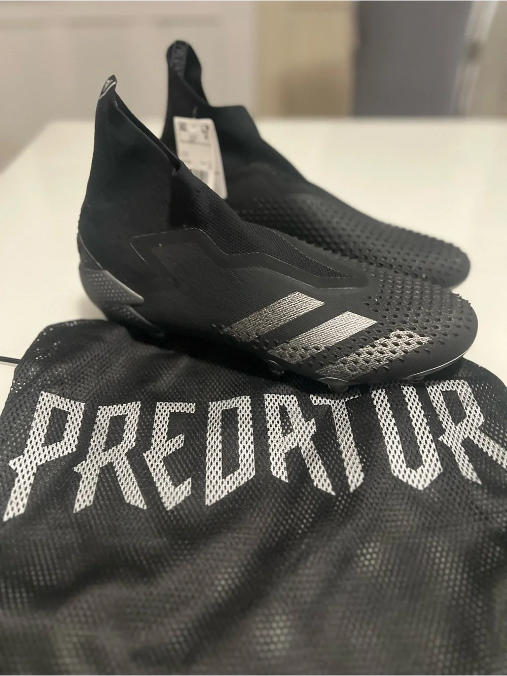 adidas Predator Men’s Black with Silver Accents Soccer Cleats Sz 13